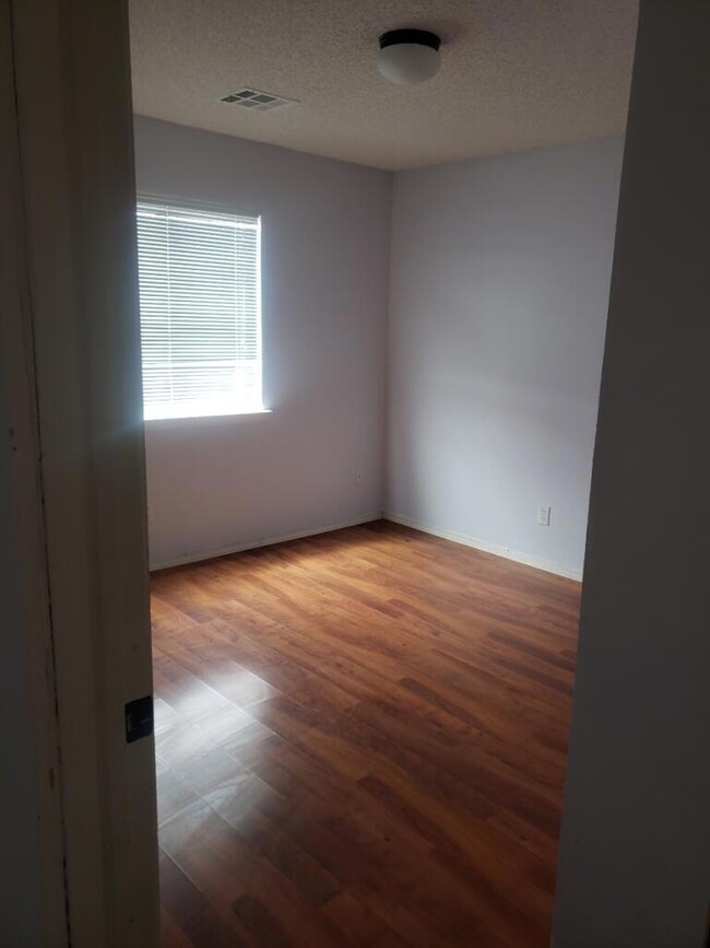 809 Desert Bush Dr, El Paso, TX 79928 - photo 3