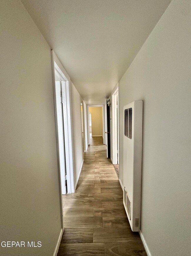 2608 Sacramento Ave, El Paso, TX 79930 - photo 4