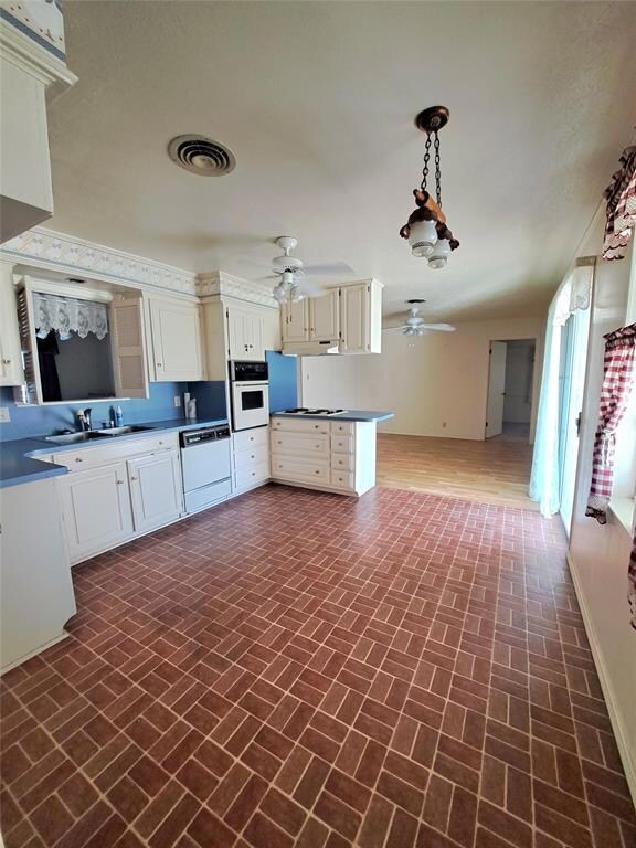 7908 Standley St, North Richland Hills, TX 76180 - photo 4