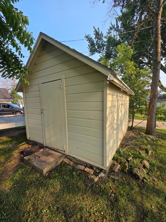 201 1st St SE, Hayfield, MN 55940 - photo 5