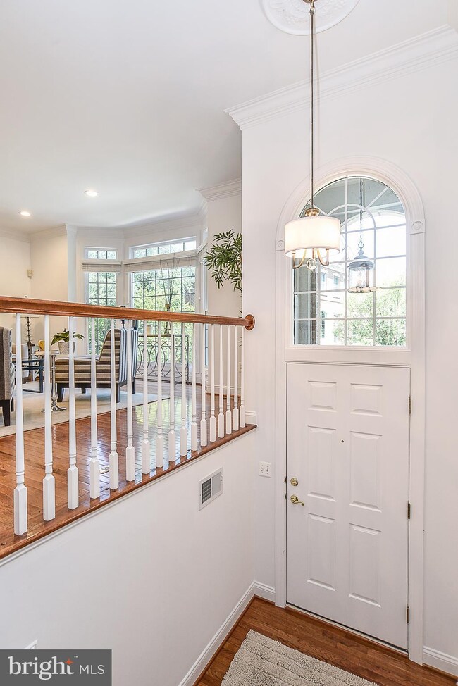 3091 Mckinnon Way, Oakton, VA 22124 - photo 2