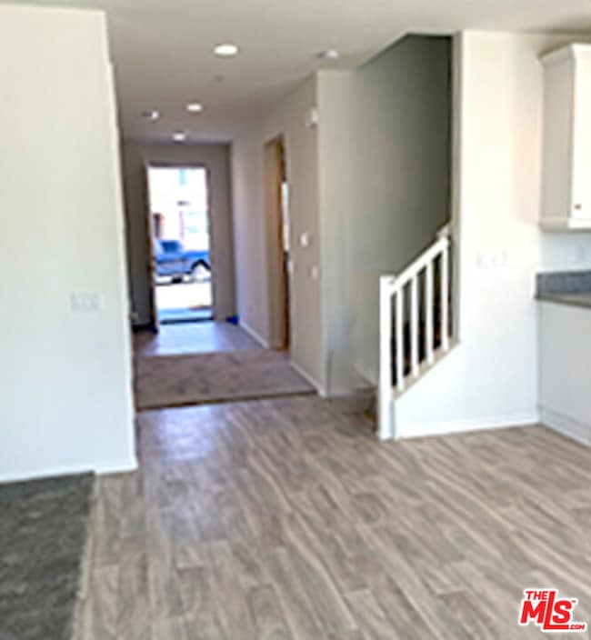 Laminate and Carpet Entryway