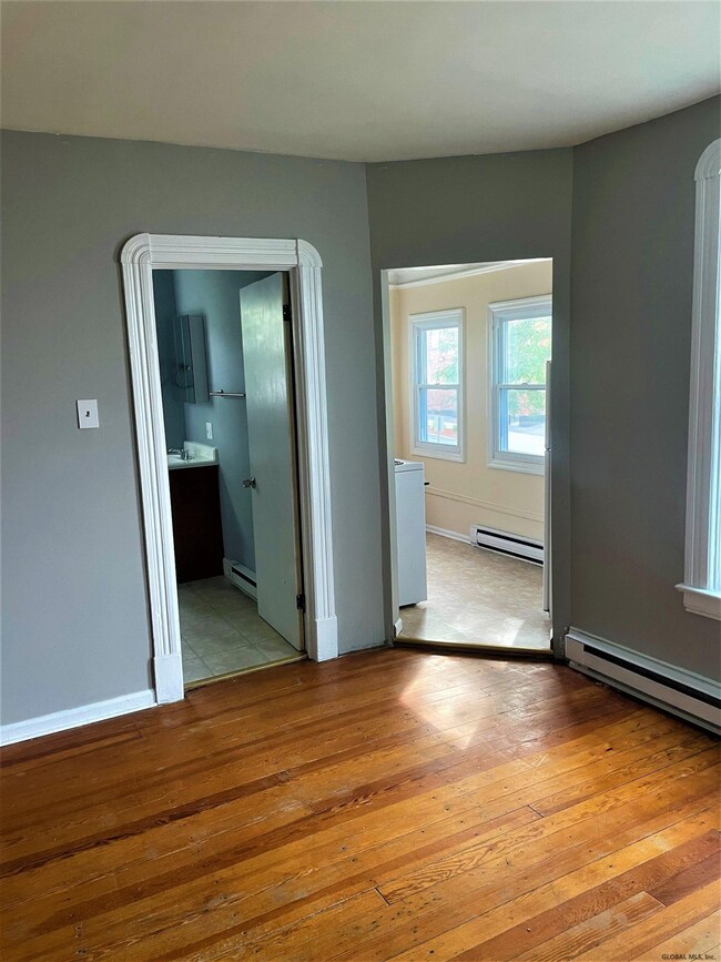 932 Park Ave, Schenectady, NY 12308 - photo 4