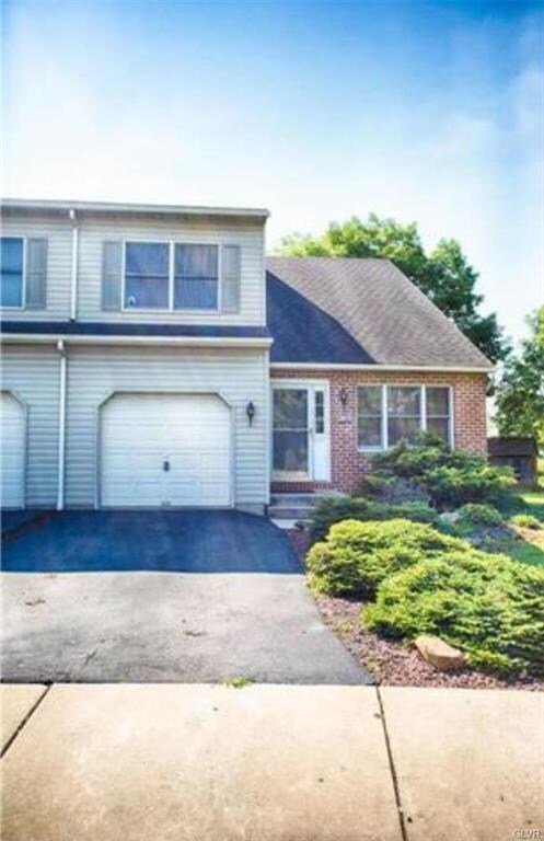 111 Ariel Ct, Stockertown, PA 18040 - photo 2