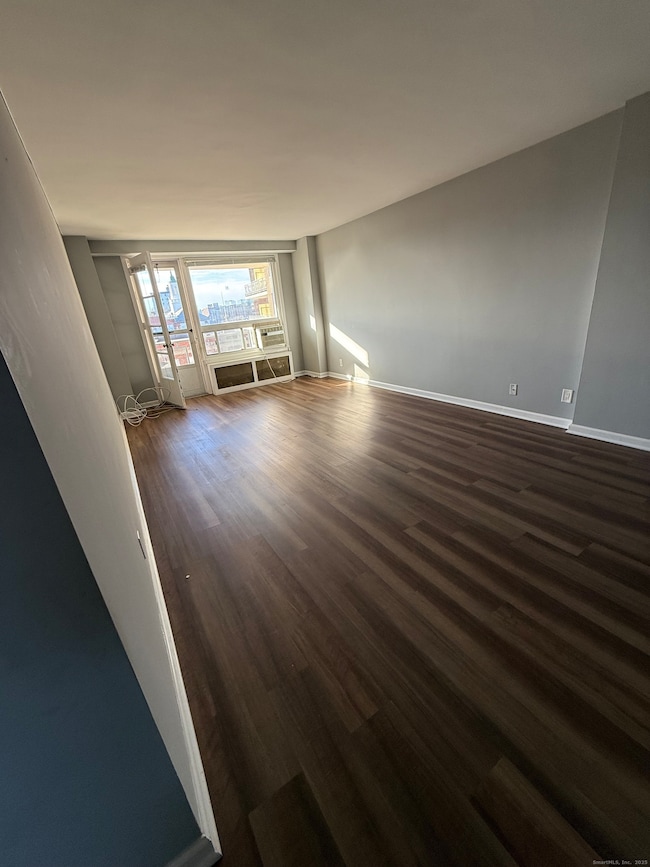 Fountain Terrace at Strawberry Hill unit 502, Stamford, CT 06902 - photo 4