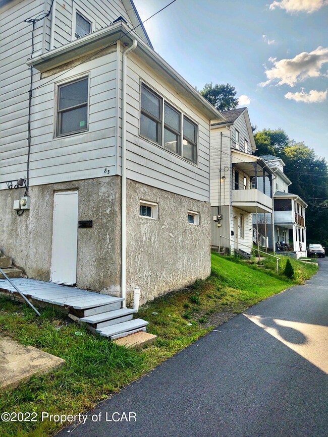 83 W Ridge St, Glen Lyon, PA 18617 - photo 2