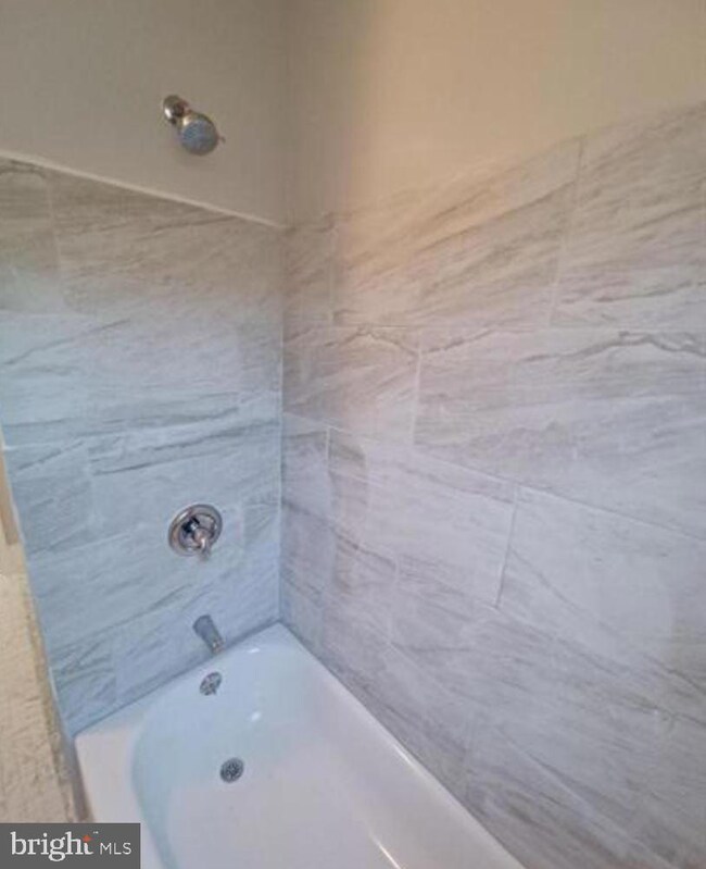 4621 E Howell St unit 4, Philadelphia, PA 19135 - photo 4