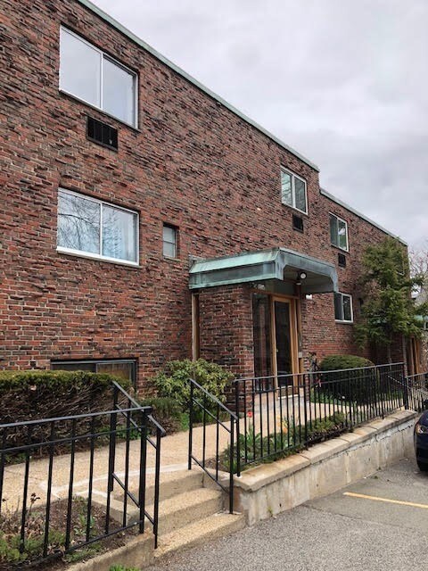 59 Saint Paul St unit 2, Brookline, MA 02446 - photo 2