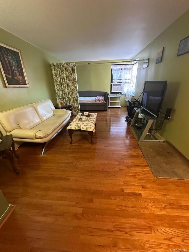 32-23 91st St unit C502, East Elmhurst, NY 11369 - photo 5