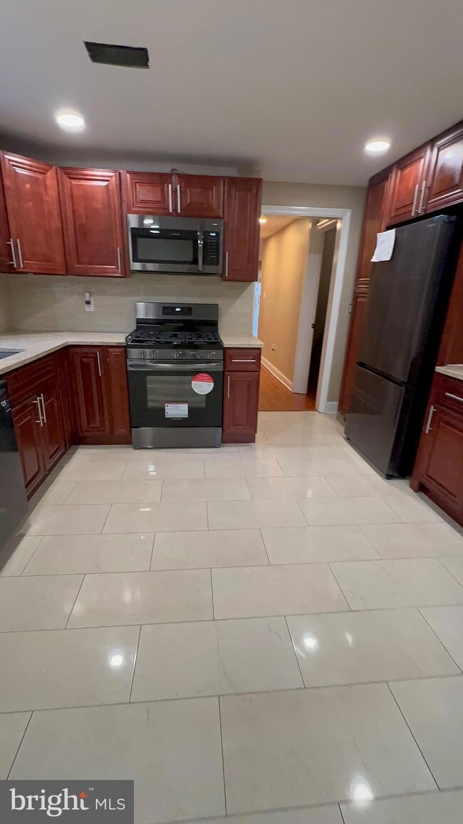 1012 Tyler Ave, Darby, PA 19023 - photo 5