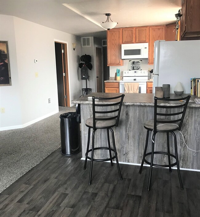 320 & 320 1/2 E Hudson St, Spearfish, SD 57783 - photo 4