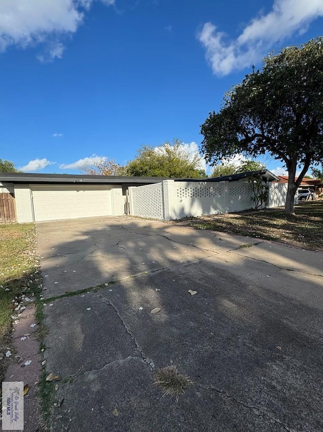 55 Palo Alto Dr, Brownsville, TX 78521 - photo 2