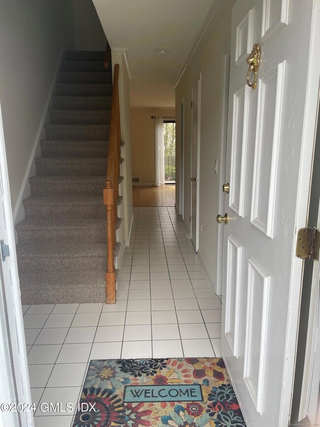 75 Cos Cob Ave unit 23, Cos Cob, CT 06807 - photo 4