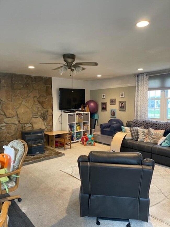 275 W Scott St, Medora, IN 47260 - photo 5