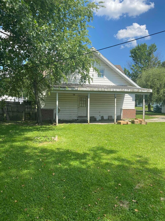 280 3rd St NW, Linton, IN 47441 - photo 3
