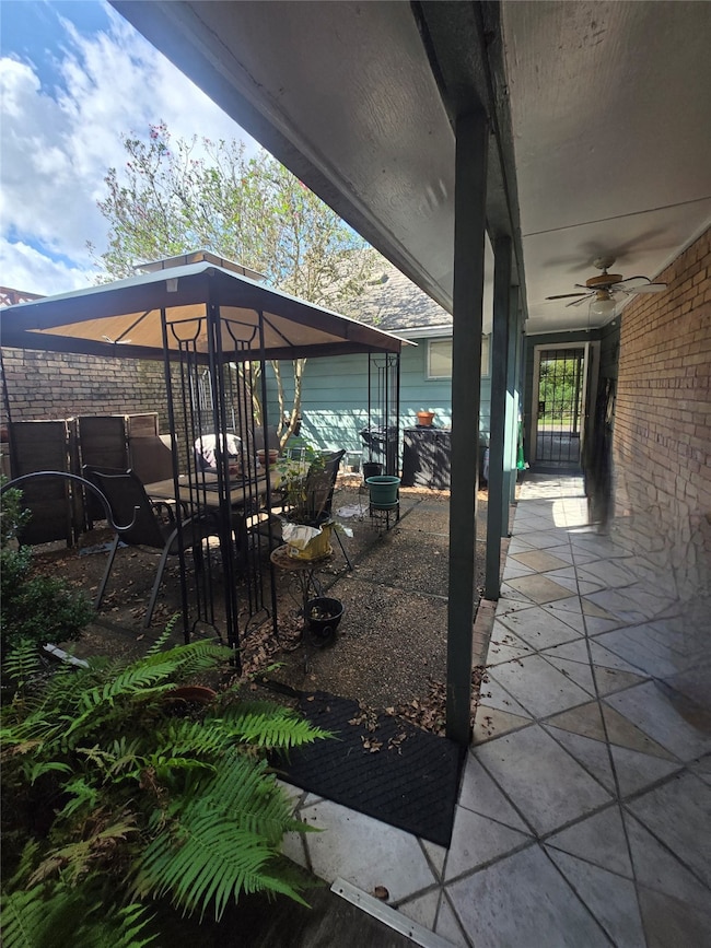 1401 Ramada Dr unit 1401, Houston, TX 77062 - photo 3