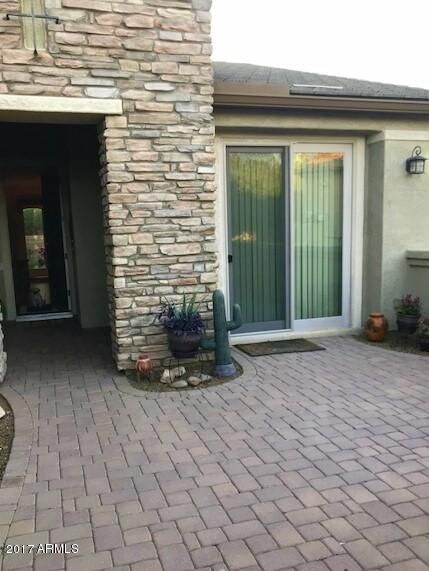 Front courtyard 2