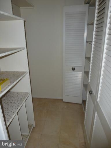 3737 Clarks Ln unit 406, Baltimore, MD 21215 - photo 6