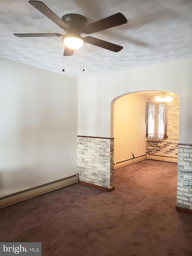 648 1/2 Arlington St, Tamaqua, PA 18252 - photo 4