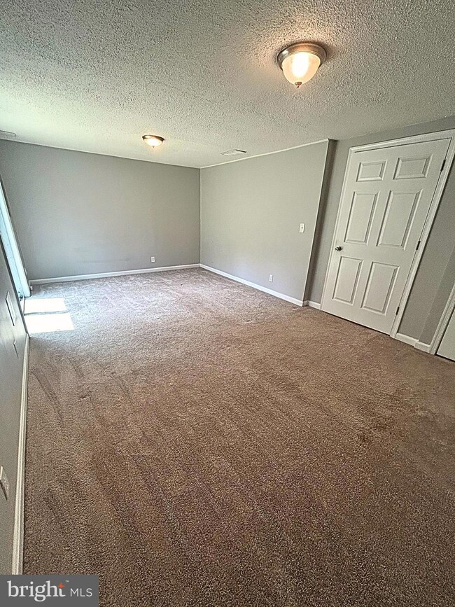 715 Acorn Ct, Warrenton, VA 20186 - photo 4