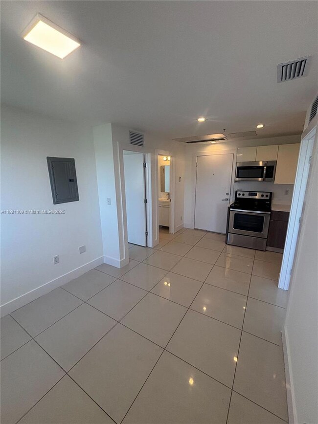 829 SW 18th Ave unit 309, Miami, FL 33135 - photo 3