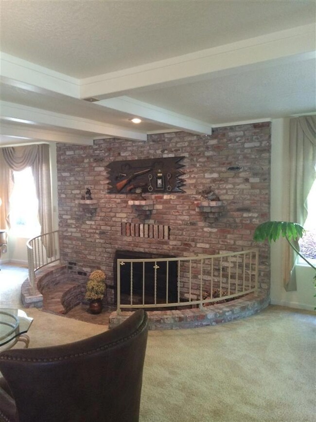 405 Sky Crest Dr, Grants Pass, OR 97527 - photo 5