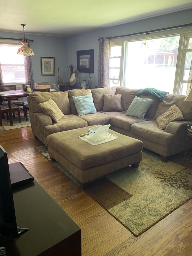 142 Allengate Ave, Pittsfield, MA 01201 - photo 4