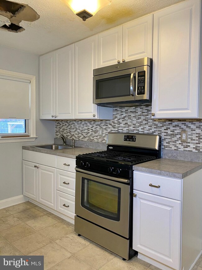 2204 Vailthorn Rd, Middle River, MD 21220 - photo 6