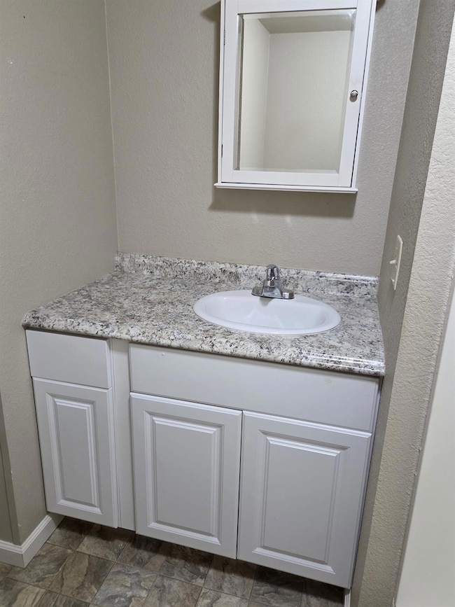 902 Del Paso Blvd unit 36, Sacramento, CA 95815 - photo 6