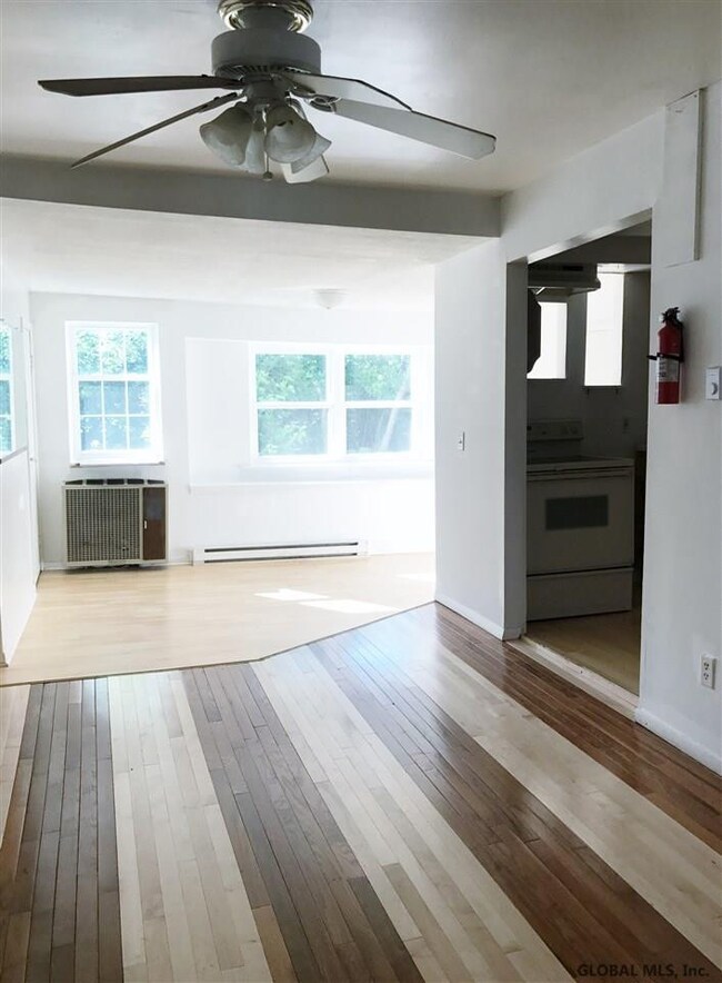 17 N Lake Ave unit 2, Albany, NY 12203 - photo 3