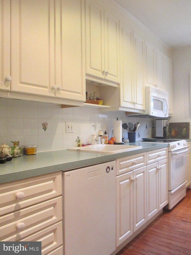 3506 Hamlet Place, Chevy Chase, MD 20815 - photo 7