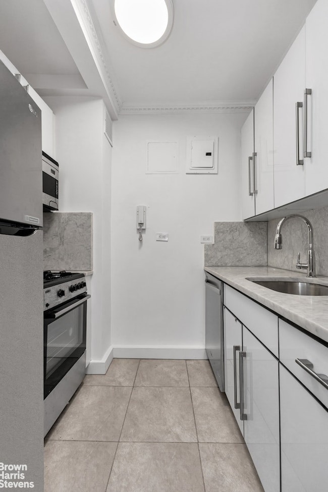 750 Park Ave unit 3B, New York, NY 10021 - photo 6