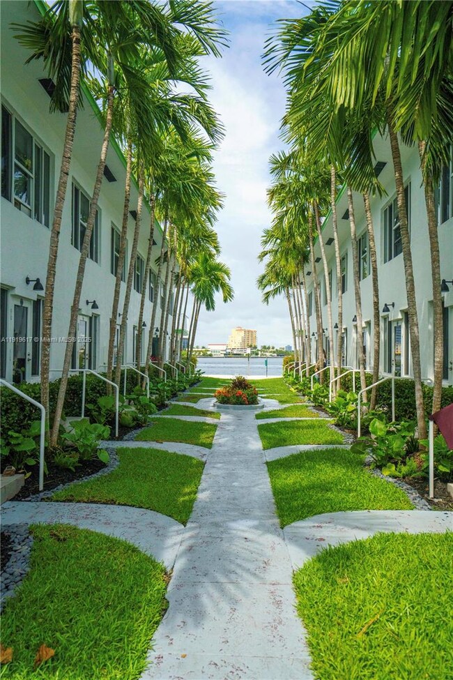 2180 Bay Dr unit 9B, Miami Beach, FL 33141 - photo 2