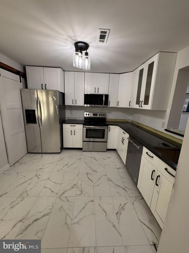 2240 S Randolph St unit 2, Arlington, VA 22204 - photo 6