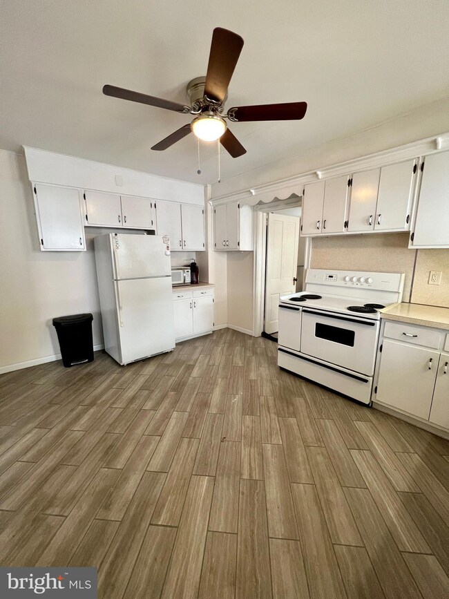 337 Bridge St, Spring City, PA 19475 - photo 7