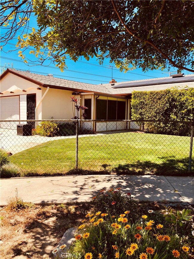 13039 Chippewa St, Sylmar, CA 91342 - photo 3