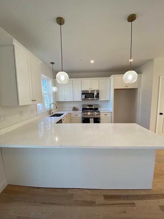 20 Dyer St, Rockland, MA 02370 - photo 2