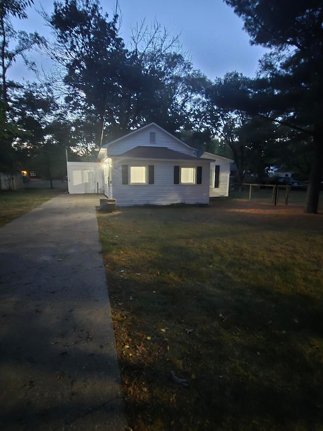 3229 7th St, Muskegon, MI 49444 - photo 2