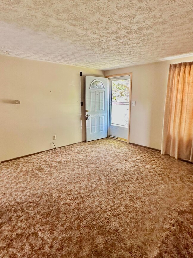 1715 Rivermont Rd, Columbus, OH 43223 - photo 7