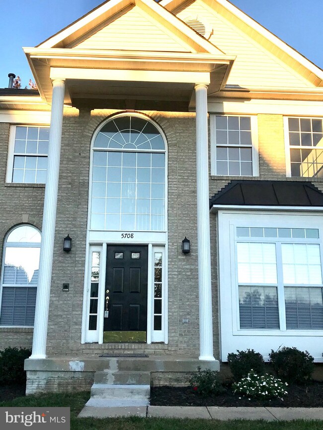 5708 Lyngate Ct, Lanham, MD 20706 - photo 3