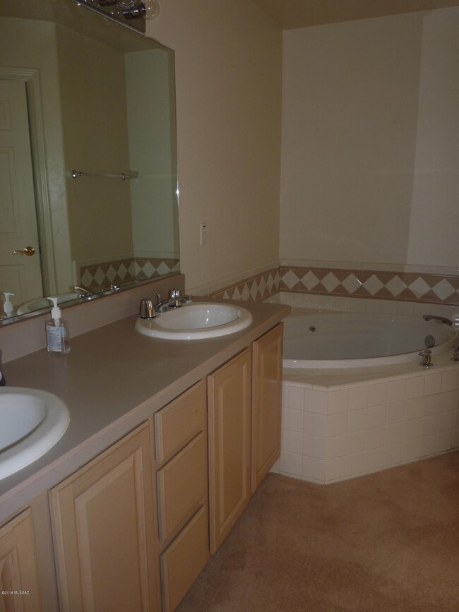 6078 N Running Deer Cir, Tucson, AZ 85750 - photo 5