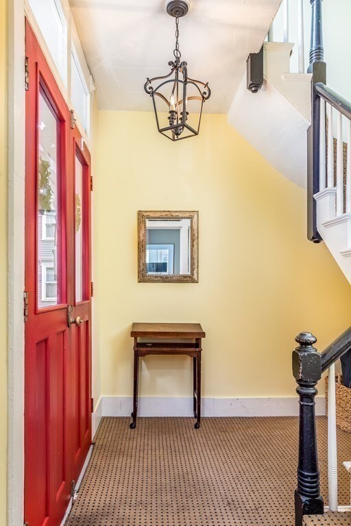 15 1/2 Williams St unit 2, Salem, MA 01970 - photo 4