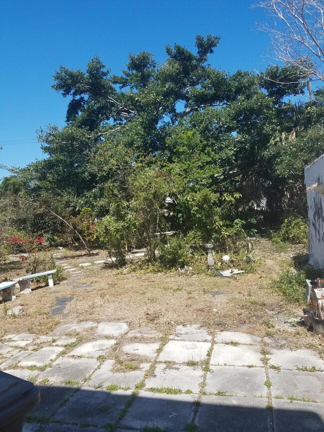 947 39th Ct, West Palm Beach, FL 33407 - photo 3