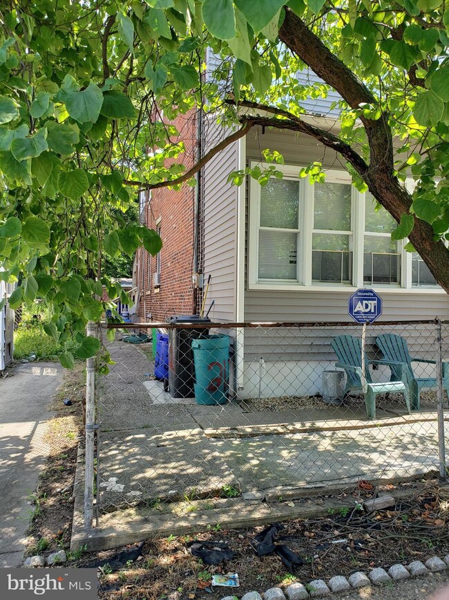 212 N 29th St, Camden, NJ 08105 - photo 2