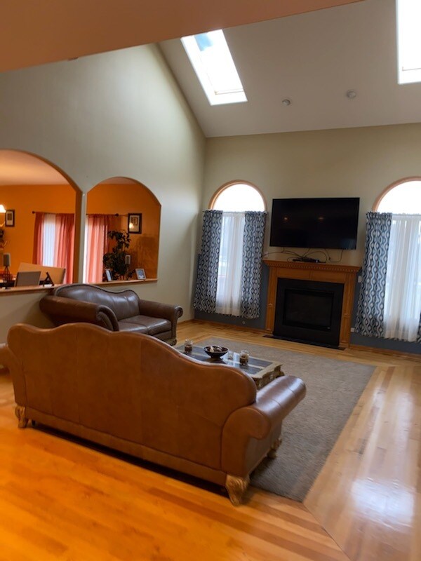 4853 Castle Dargan Dr, Country Club Hills, IL 60478 - photo 7