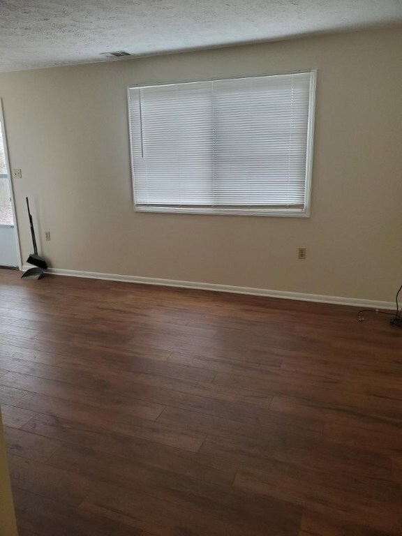 901 Chaplin St unit 905, Conway, PA 15027 - photo 4