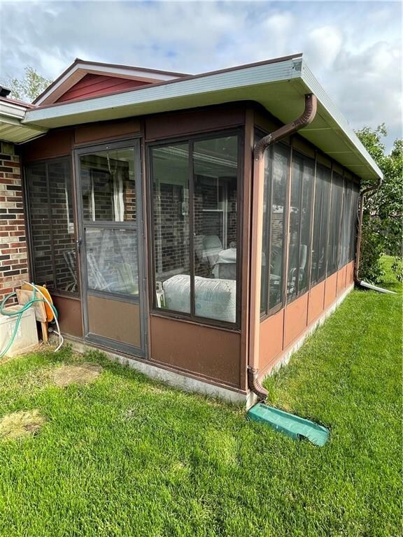 2201 Ivy Dr, Anderson, IN 46011 - photo 4