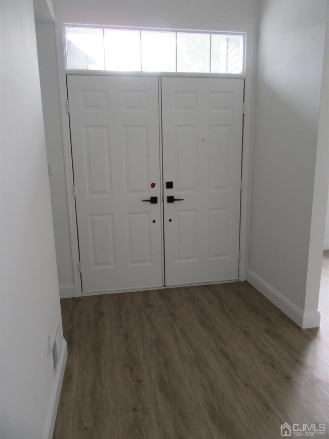 54 Winthrop Rd, Monroe Township, NJ 08831 - photo 2