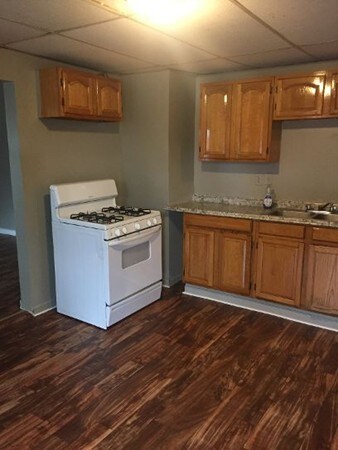 122 William St unit 1-R, Springfield, MA 01105 - photo 2