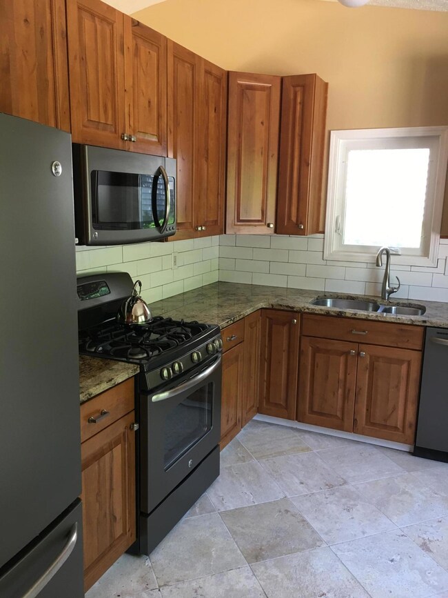 Great kitchen! Stainless Appliances